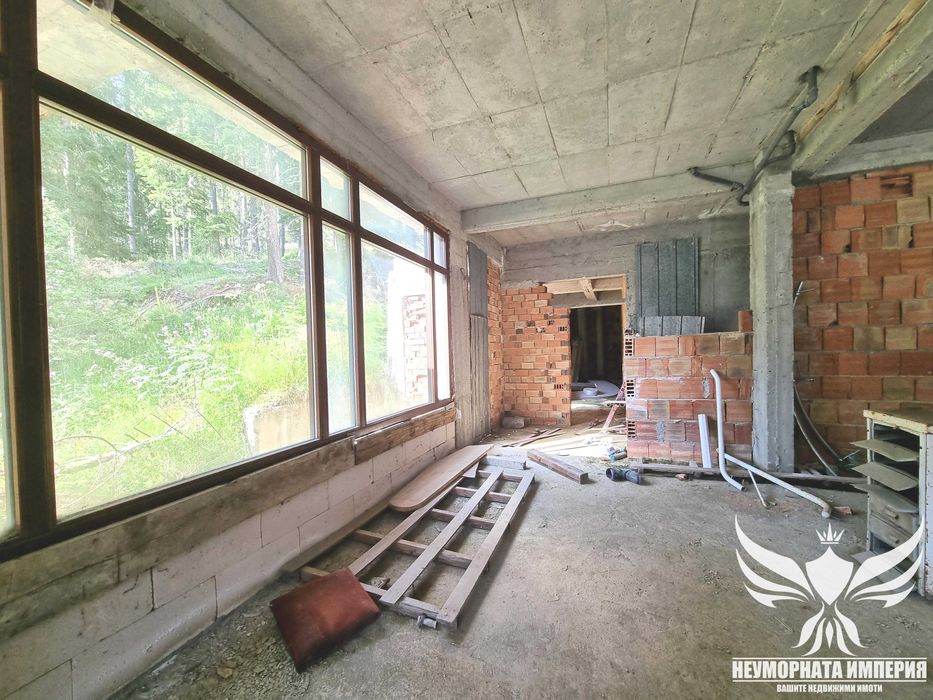 Продавам хотел с РЗП 4480кв. и парцел 1556кв. в ски курорт Пампорово