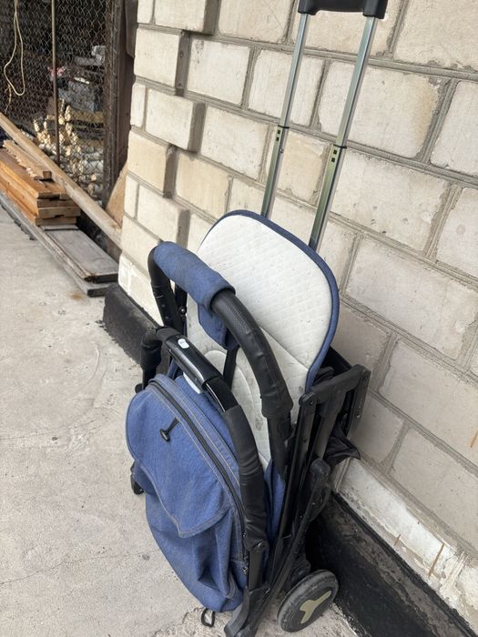 Продам прогулочную коляску б/у