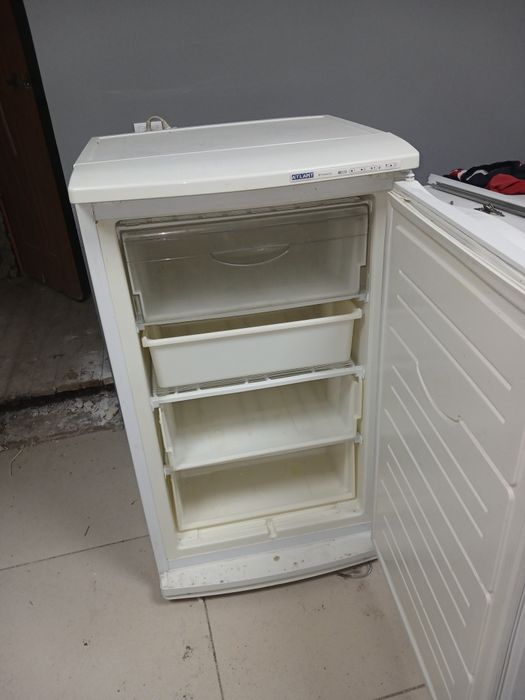 Продам морозильник