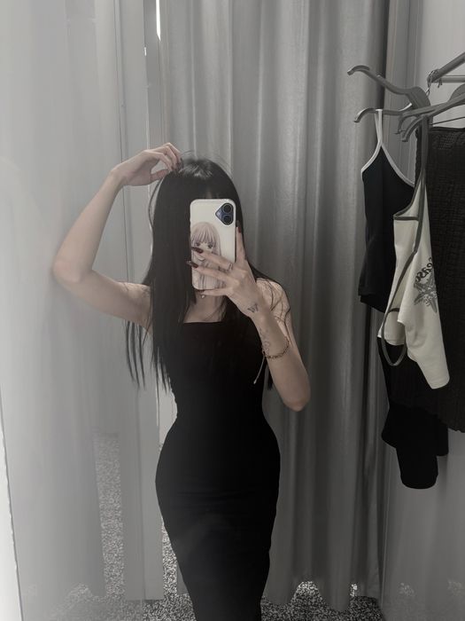 Платья и спортивный костюм