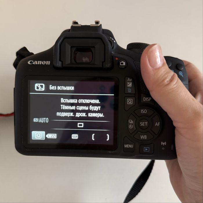 Продам фотоаппарат Canon 2000 (кэнон)