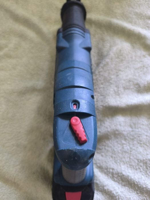 Fierăstrău Bosch GSA 18 V-LI profesional (2024)