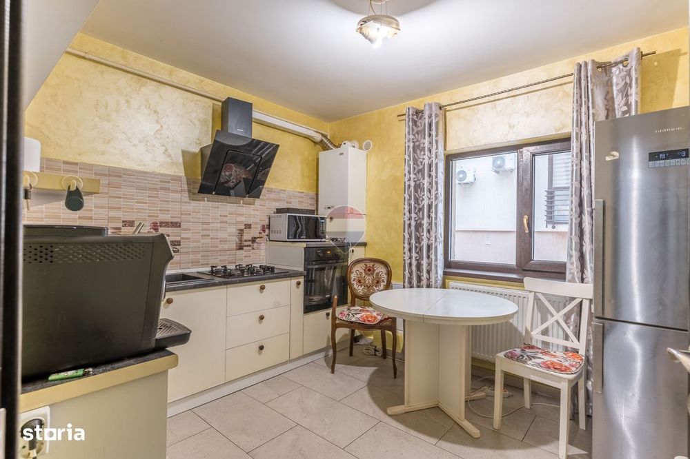 Apartament cu 3 camere, grădină proprie+loc de parcare- Str. Luminii