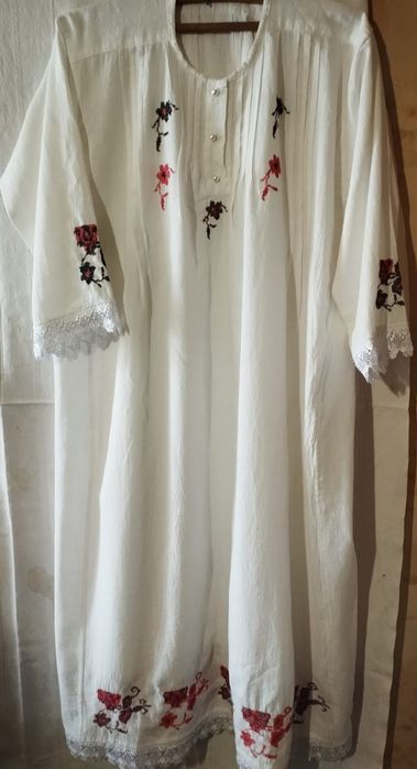 Автентични български народни ризи с бродерия