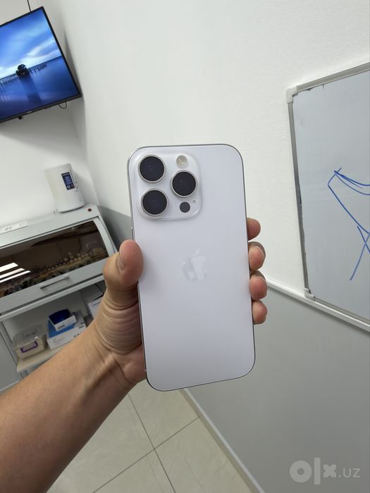 Iphone 16 pro  region LLA