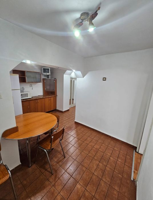 Apartament 3 camere decomandat zona centrala