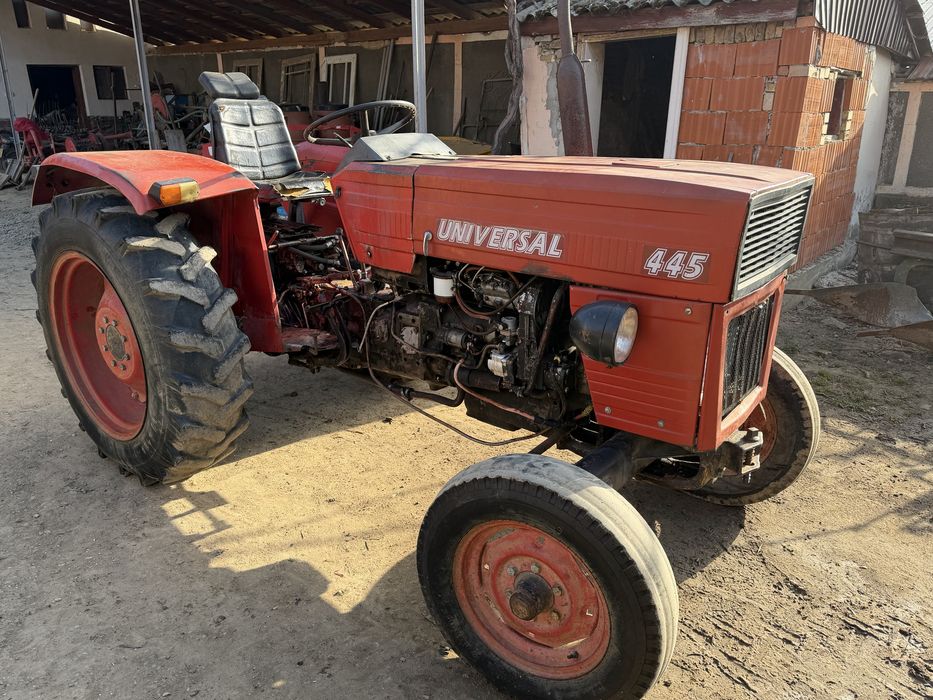 Vand Tractor UTB 445