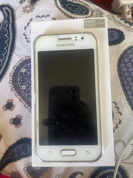Telefonlar sotiladi