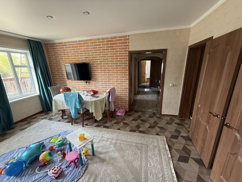 Хороший уютный дом