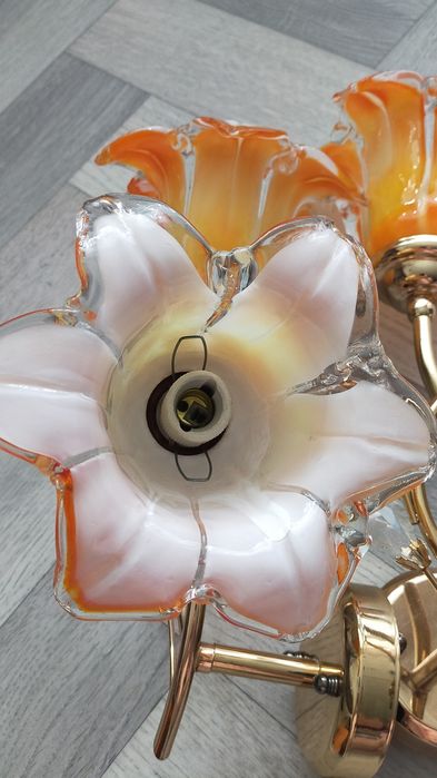 Красивые светильники-бра.