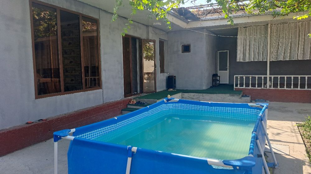 Ховли уй сотилади