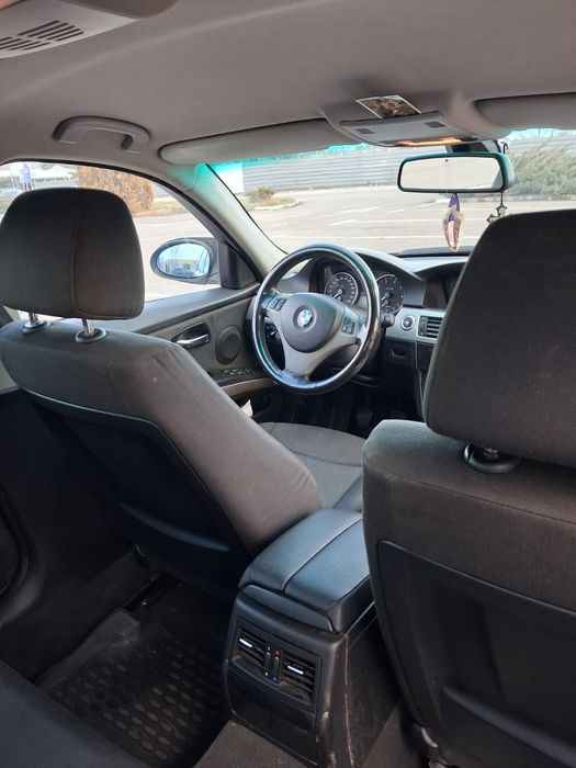 Vând bmw e90 2006 2.0 benzina mașina intrtinuta