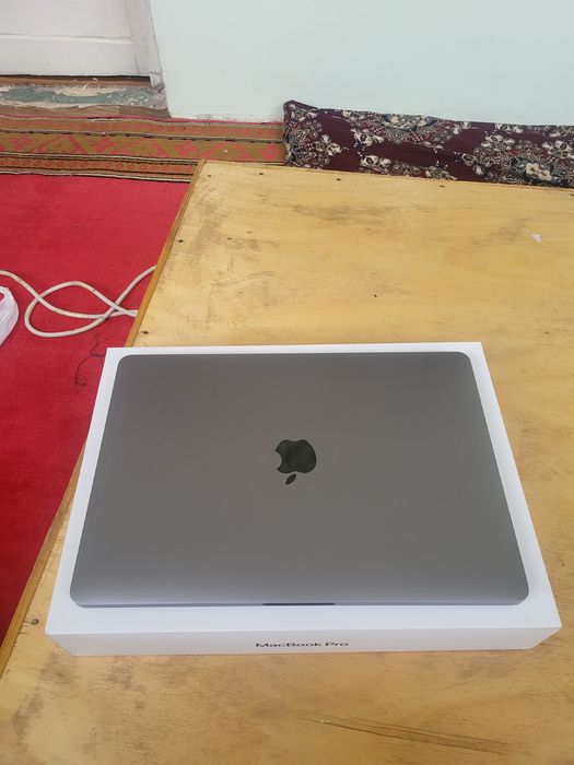 Macbook pro m2 , 16/512  96%