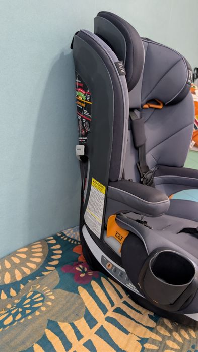 Продам автокресло chicco