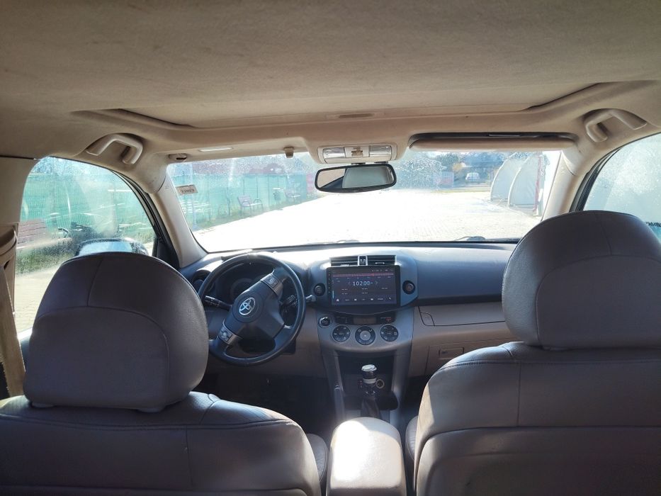 Se vinde pentru  piese  2.2 diesel ,177 cu,2007