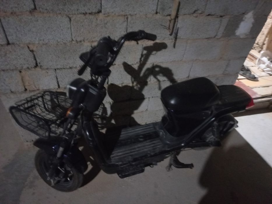 Skuter yuradigan holatda