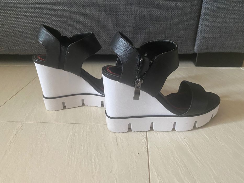 Продавам летни сандали