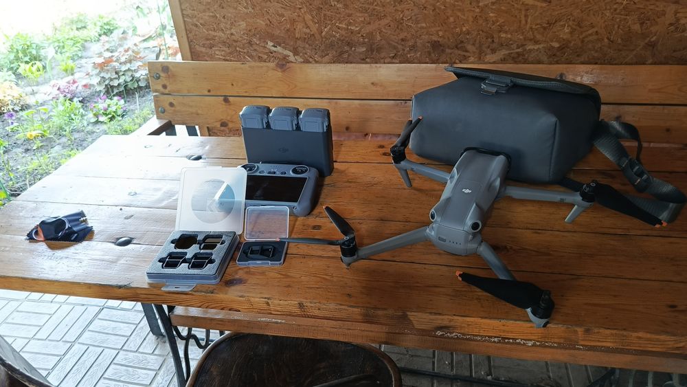 Профессиональный квадрокоптер Dji air 3