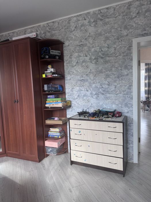 Продам шкаф тембу с зеркалом и комод