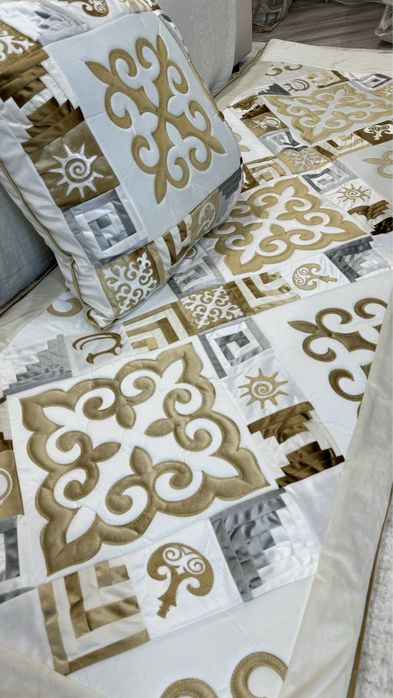 Продам новый комплект корпе, подушки