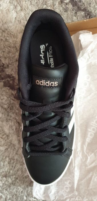 Маратонки Adidas женски 36.7