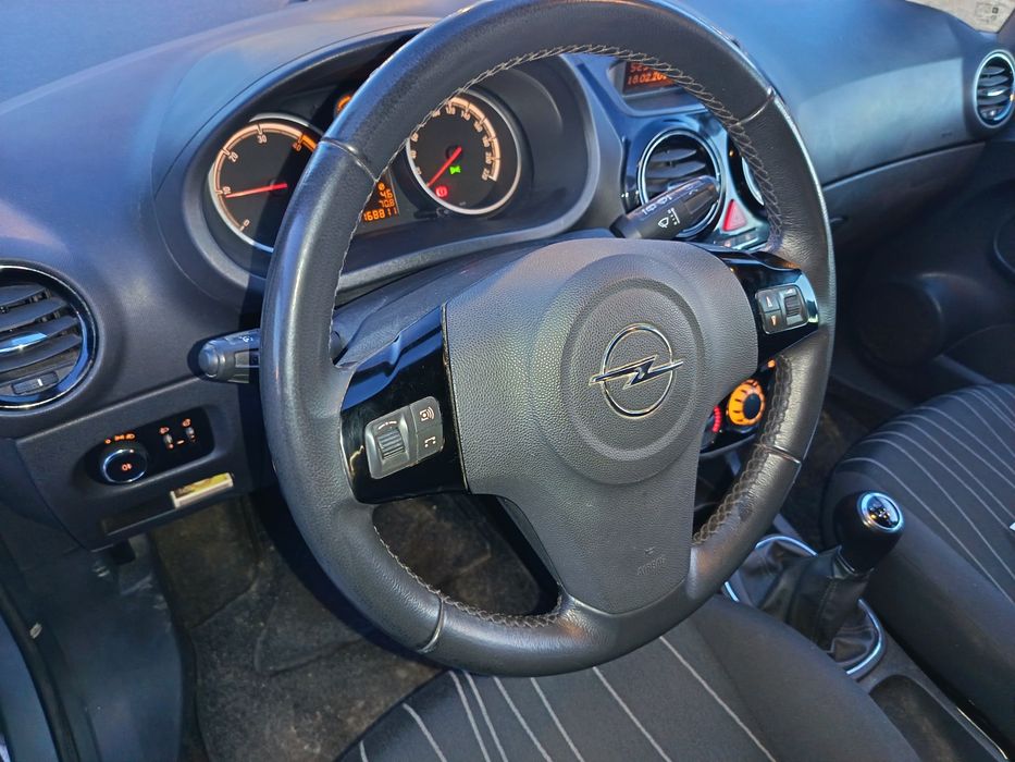 Opel CORSA  4 usi