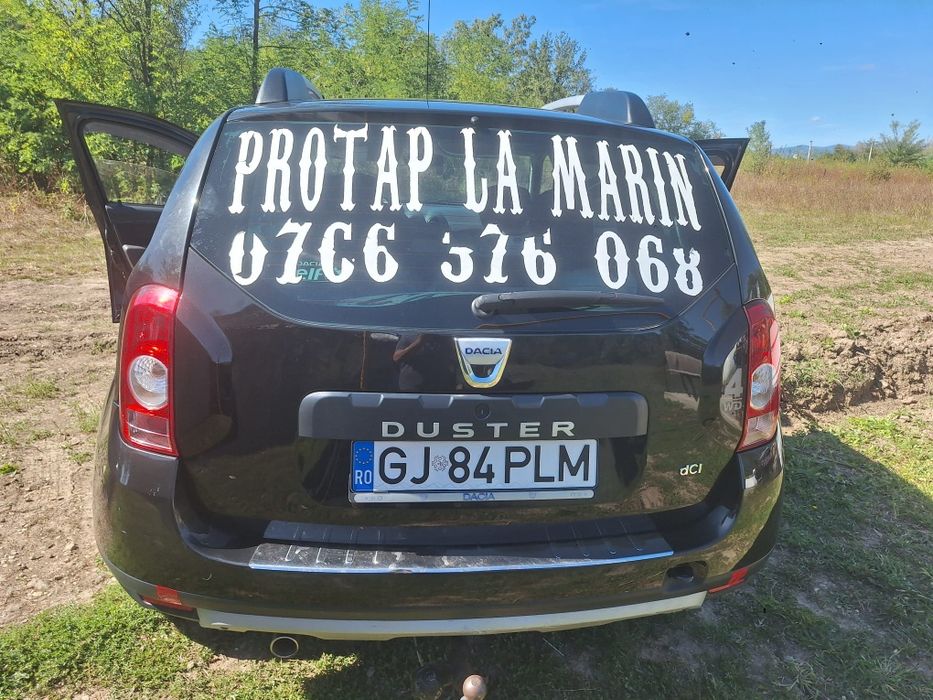 Vând Dacia Duster