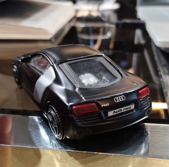Macheta auto Audi R8 - negru - marca Burago