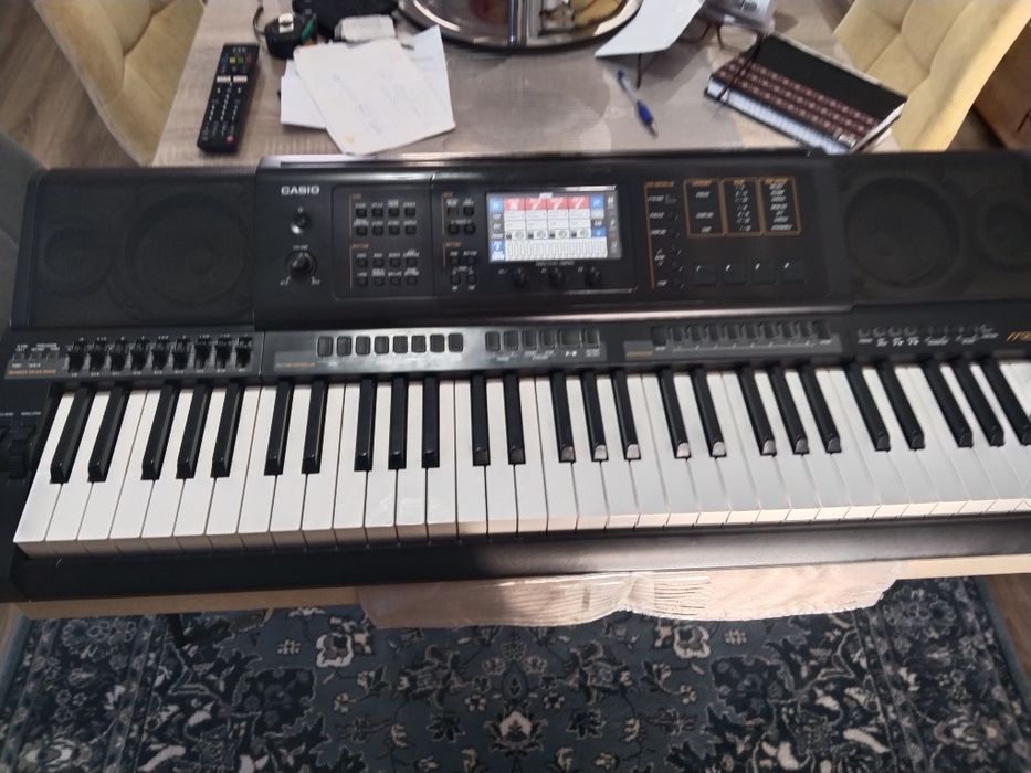 Vând orga Casio  MZ - x 300