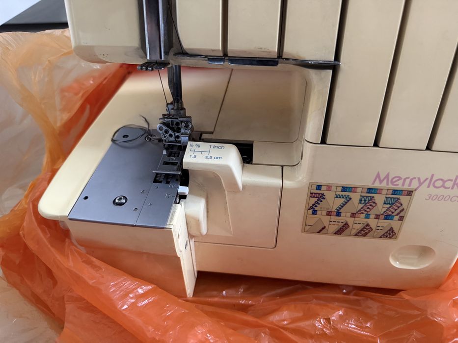 Коверлок Merrylock 3000cl