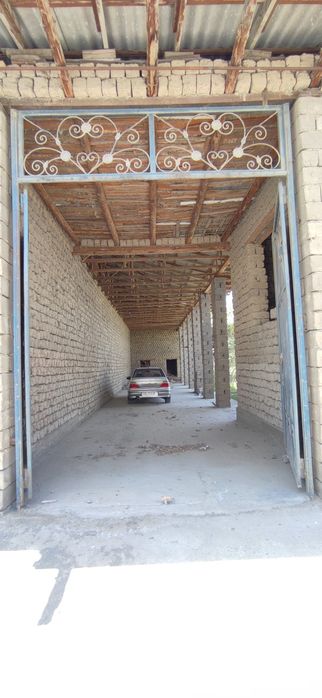 Qorasuvda hovli sotiladi