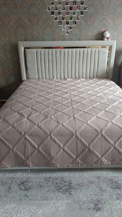 Продам двуспальную кровать