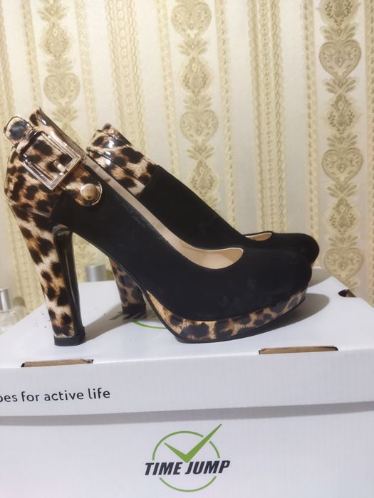 Срочно продам туфли