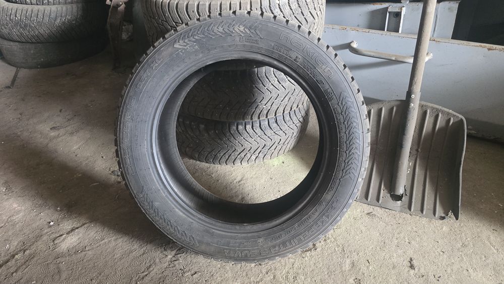 Продам шины зимние нокиян
