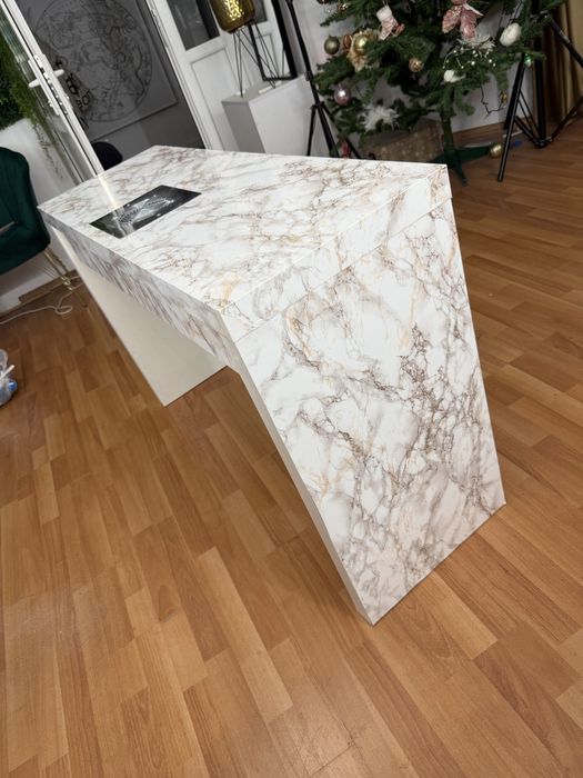 Birou unghii cu aspirator incorporat