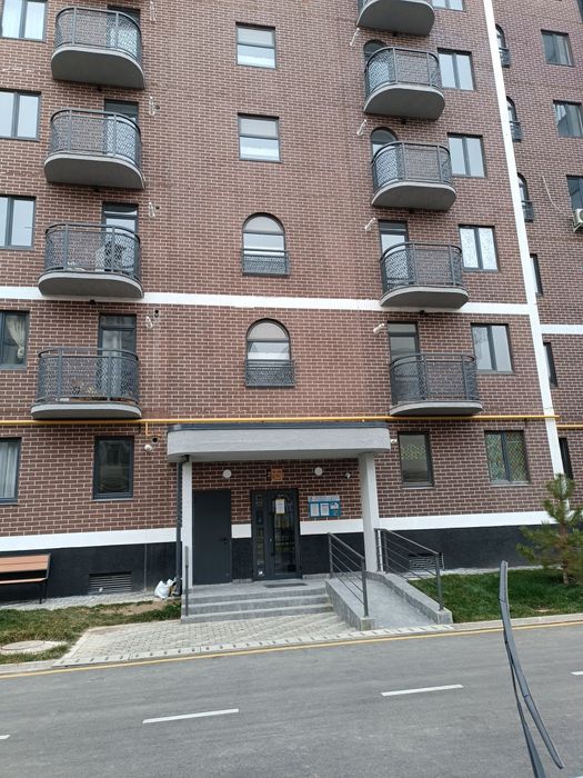 Продаётся 2 комнатная квартира ассалом хаво третий  этаж девяти этажка