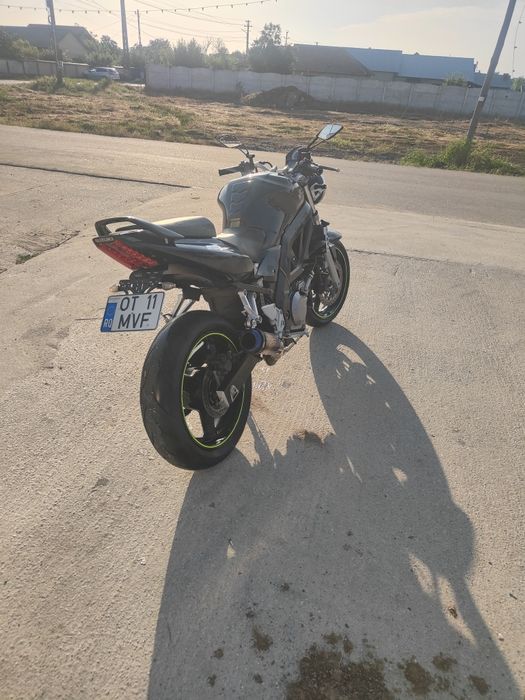Suzuki sv 650,N 2007 14000 km verificați .