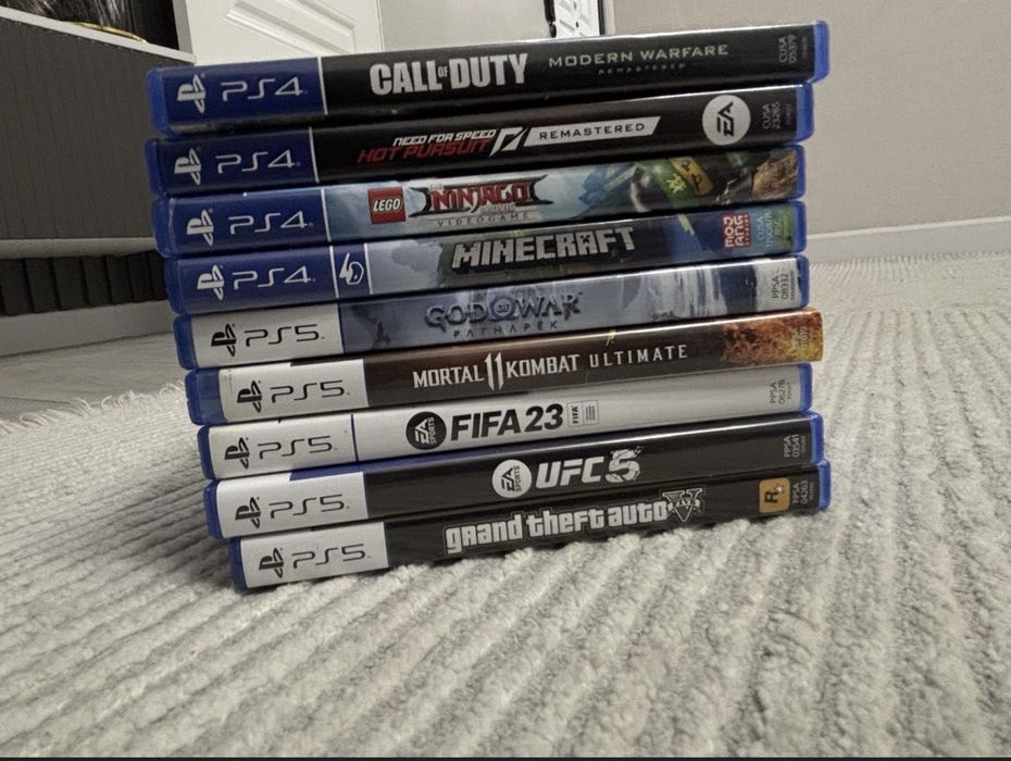 Продам срочно пс5 в идеальном состояний