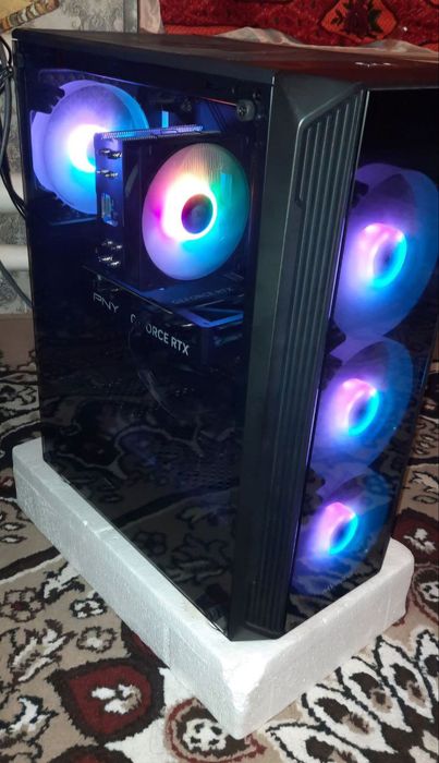 Oyin va mataj uchun kuchli kampyuter