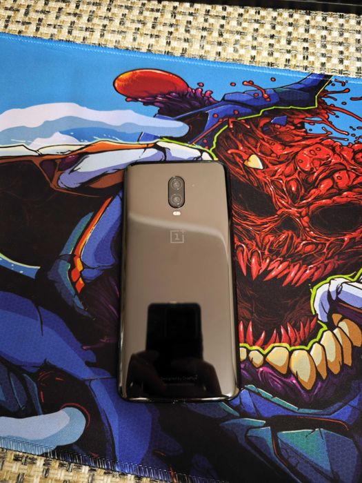 Смартфон OnePlus 6t