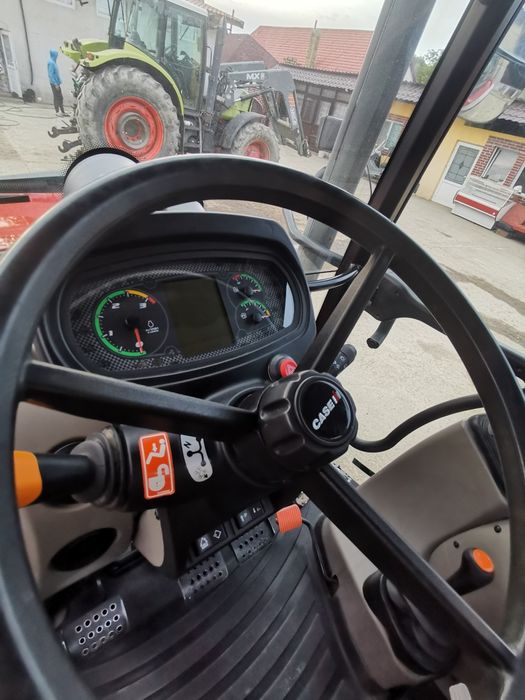 Case 115c Farmall 640ore