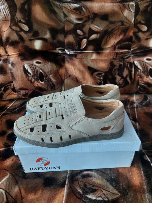 Продам летнюю обувь.