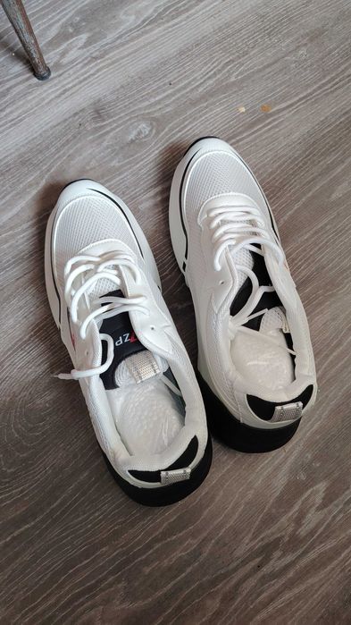 Чисто нови обувки