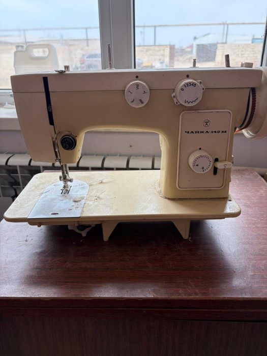 Швейная машинка Чайка
