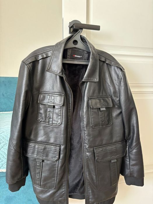 Продам  куртку весеннюю