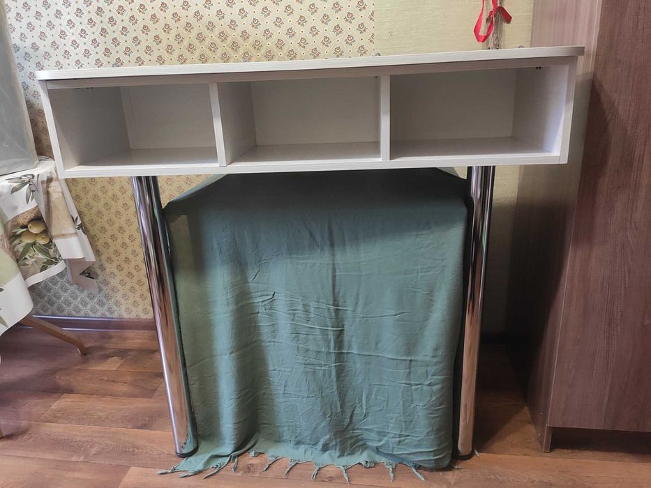 Продам навесную консоль