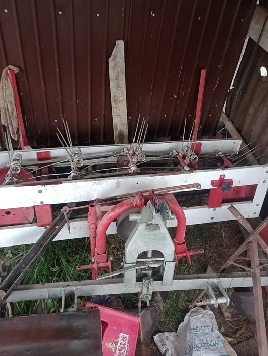 Vând grebla după tractor