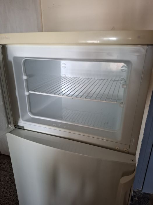 Хладилник с фризер Electrolux