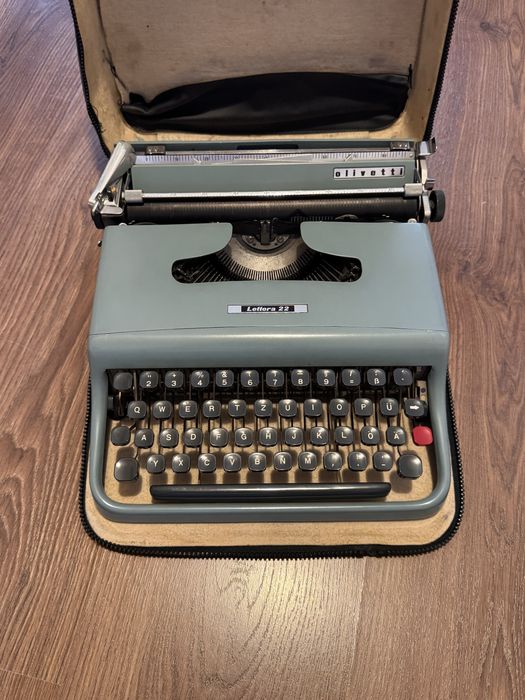 Masina scris Olivetti - Lettera 22