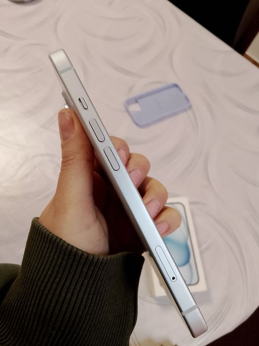 iphone 15 blue .